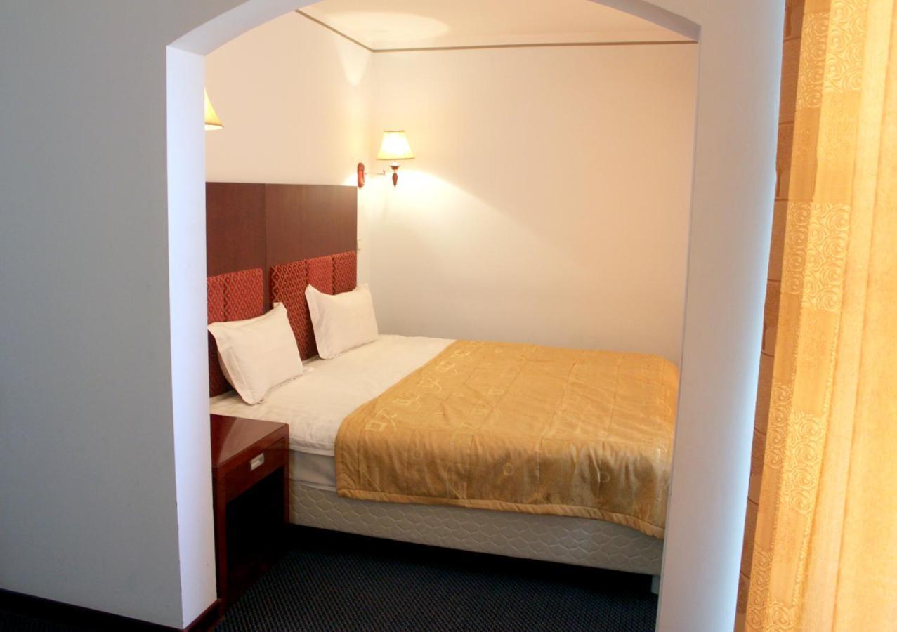 Hotel Grand Buchara Buitenkant foto