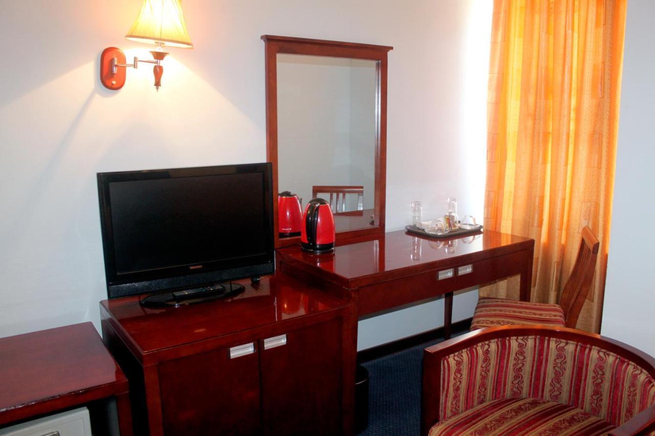 Hotel Grand Buchara Buitenkant foto