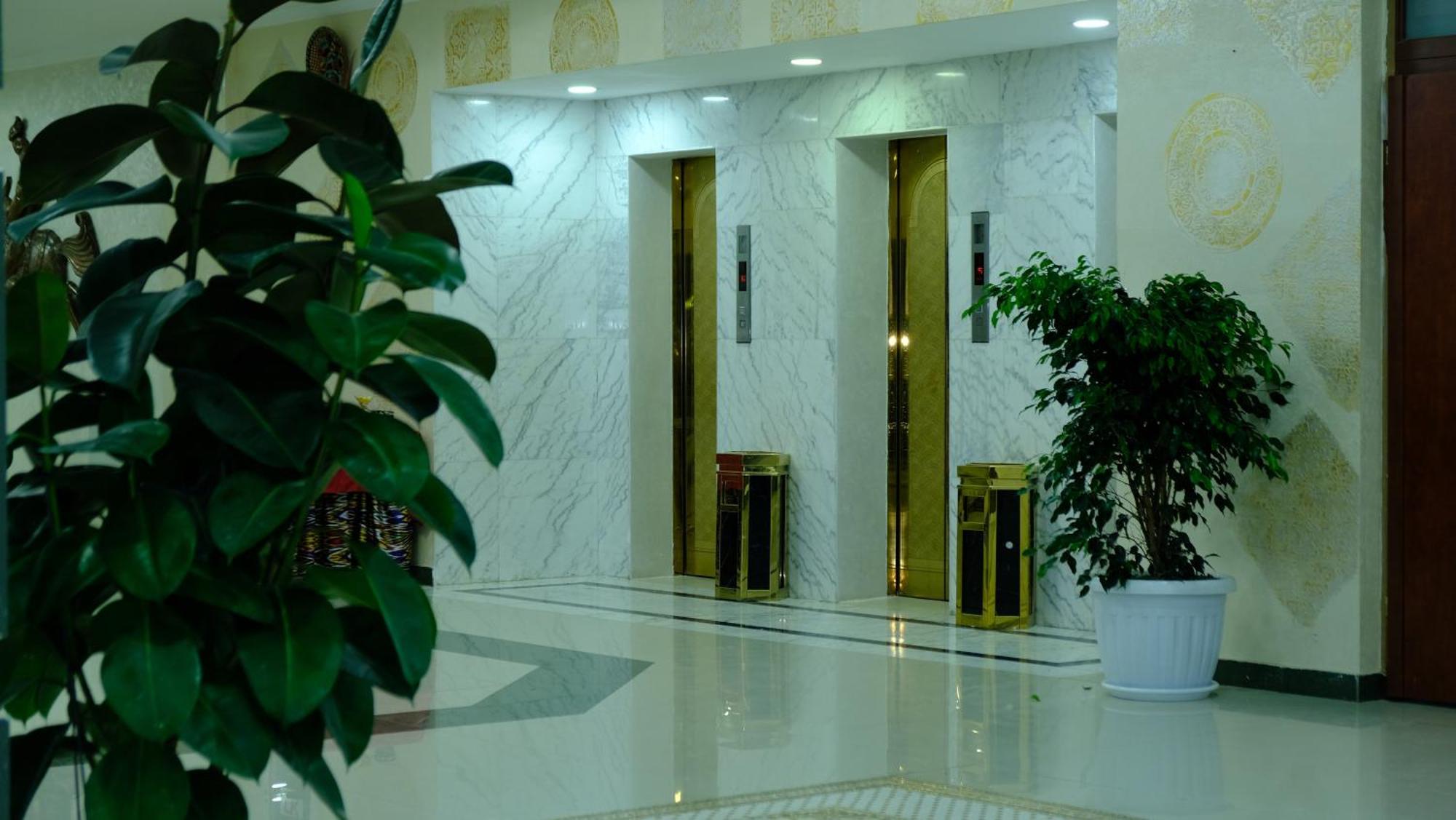 Hotel Grand Buchara Buitenkant foto