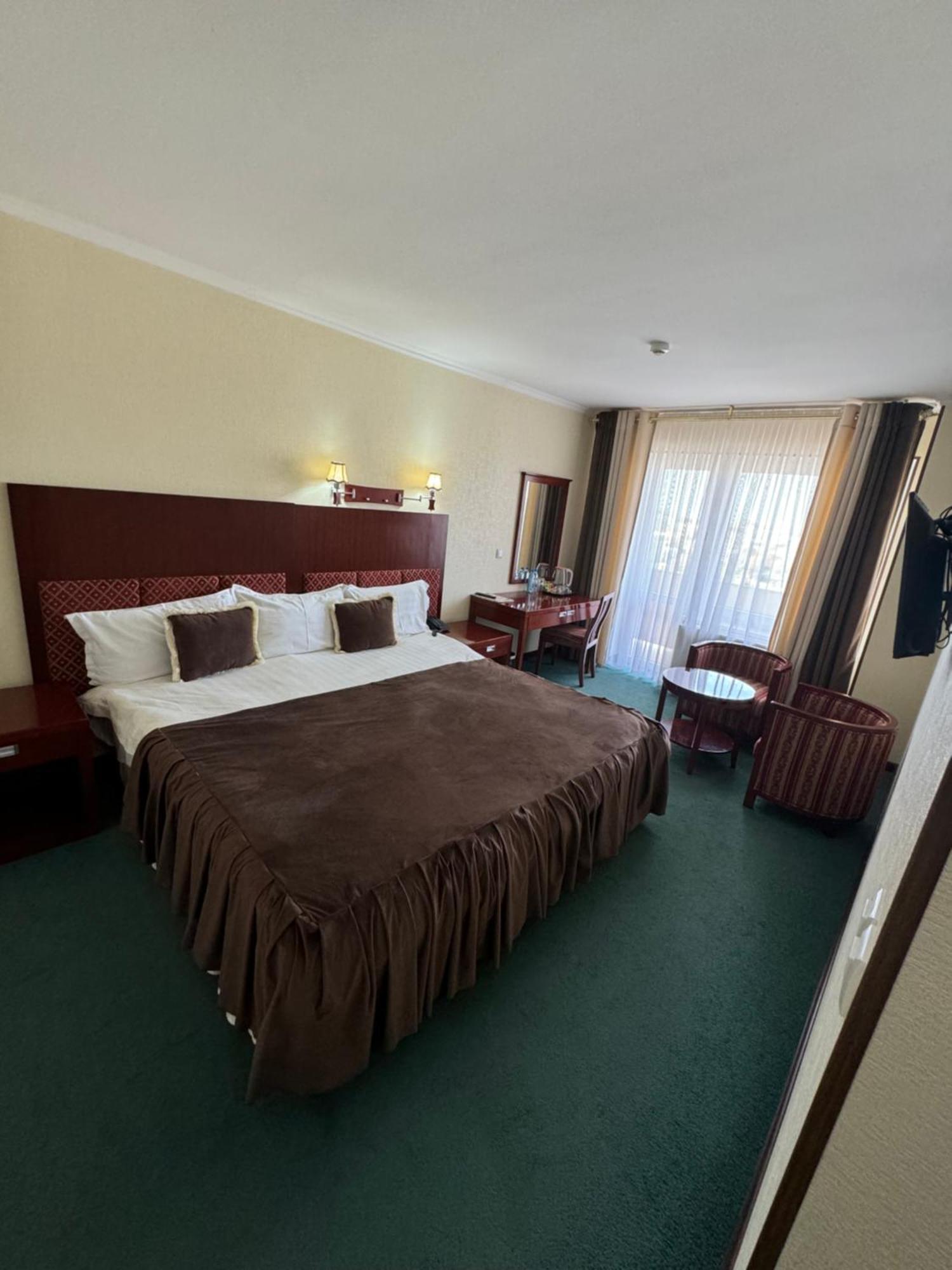 Hotel Grand Buchara Buitenkant foto