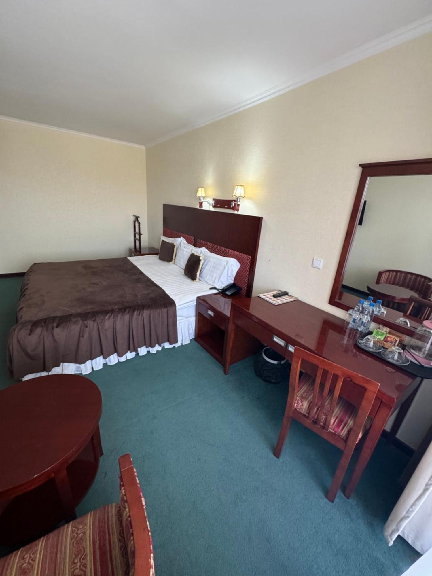 Hotel Grand Buchara Buitenkant foto
